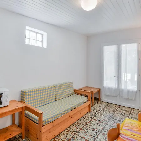 Comfy Holiday In Saint-savinien With Sauna Vakantiehuis *